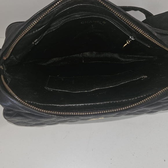 ‏Authentic CHANEL Caviar black leather Crossbody/Shoulder Bag - Picture 3 of 9